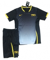 Bộ Quần Áo Đặt May Theo Yêu Cầu