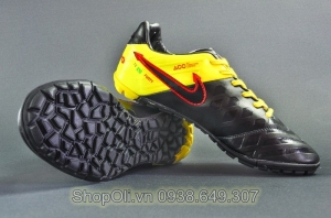 Giày bóng đá Nike Teimpo Đen vàng 2016