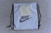Túi rút đựng giày đeo vai Nike xám