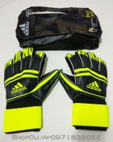 Bao tay thủ môn đá banh Adidas chuối đen