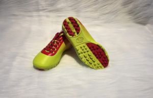 Giày đá bóng trẻ em nhỏ Prowin 2019 màu Vàng đỏ